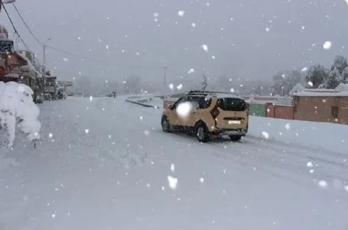 تساقطات ثلجية من الثلاثاء إلى الخميس بعدد من مناطق المملكة (نشرة إنذارية)