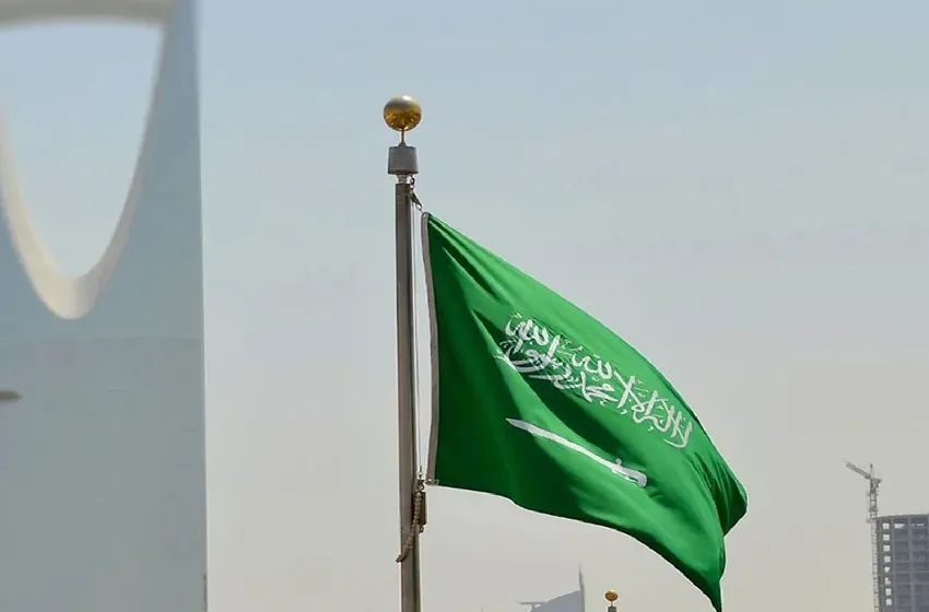 السعودية ستتخذ جميع الإجراءات اللازمة للذود عن أمنها وحماية أراضيها والمواطنين والمقيمين (مجلس الوزراء)