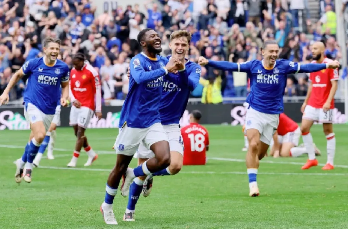 إيفرتون يفرض التعادل على مانشستر يونايتد في الدوري الإنجليزيإيفرتون يفرض التعادل على مانشستر يونايتد في الدوري الإنجليزي