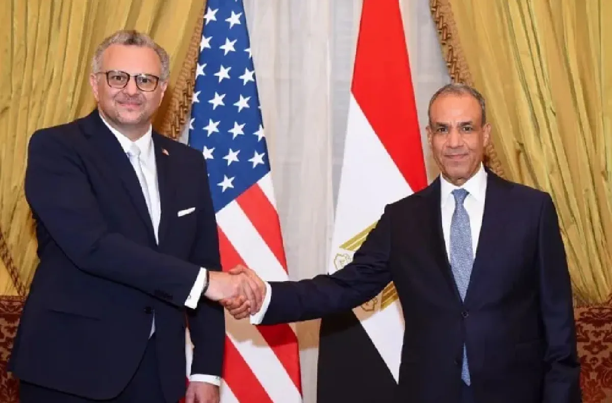 وزير الخارجية المصري يبحث مع كبير مستشاري الرئيس الأمريكي للشؤون العربية والإفريقية تطورات الأوضاع الإقليمية