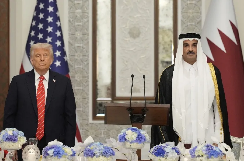 أمير قطر يبحث مع الرئيس الأمريكي آخر تطورات الأوضاع الإقليمية