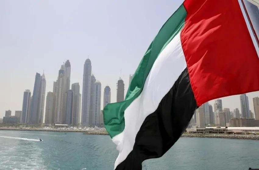 الفجيرة.. السلطات الإماراتية تتعامل مع حريق بمنطقة للصناعات البترولية ناجم عن استهدف بطائرة مسيرة قادمة من إيران