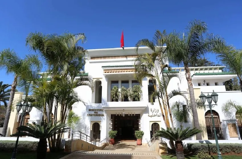 وزارة الداخلية تنفي "نفيا قاطعا" معطيات وأخبار زائفة متداولة بخصوص ادعاء توجيه مذكرة إلى المؤسسات التعليمية تحسبا لما سمي بظاهرة اختطاف الأطفال