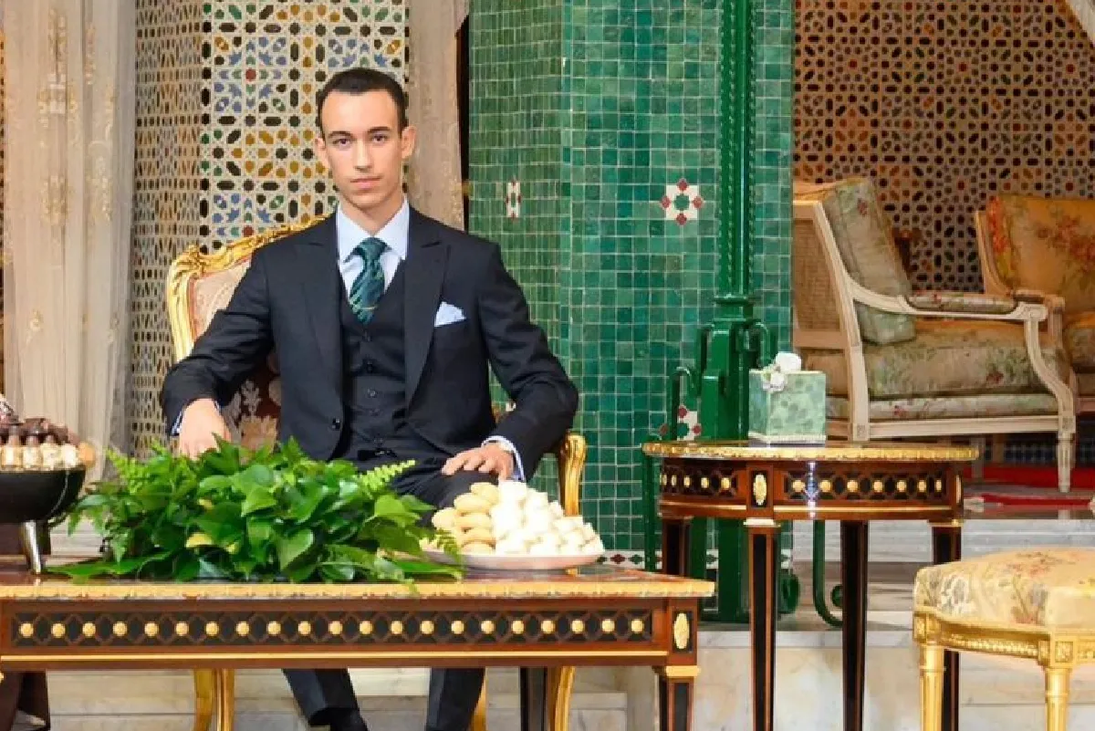 بتعليمات سامية من صاحب الجلالة، صاحب السمو الملكي ولي العهد الأمير مولاي الحسن يعطي انطلاقة عمليات أول محطة للحاويات بميناء الناظور غرب المتوسط، المرحلة الافتتاحية لتشغيل المركب الصناعي والمينائي