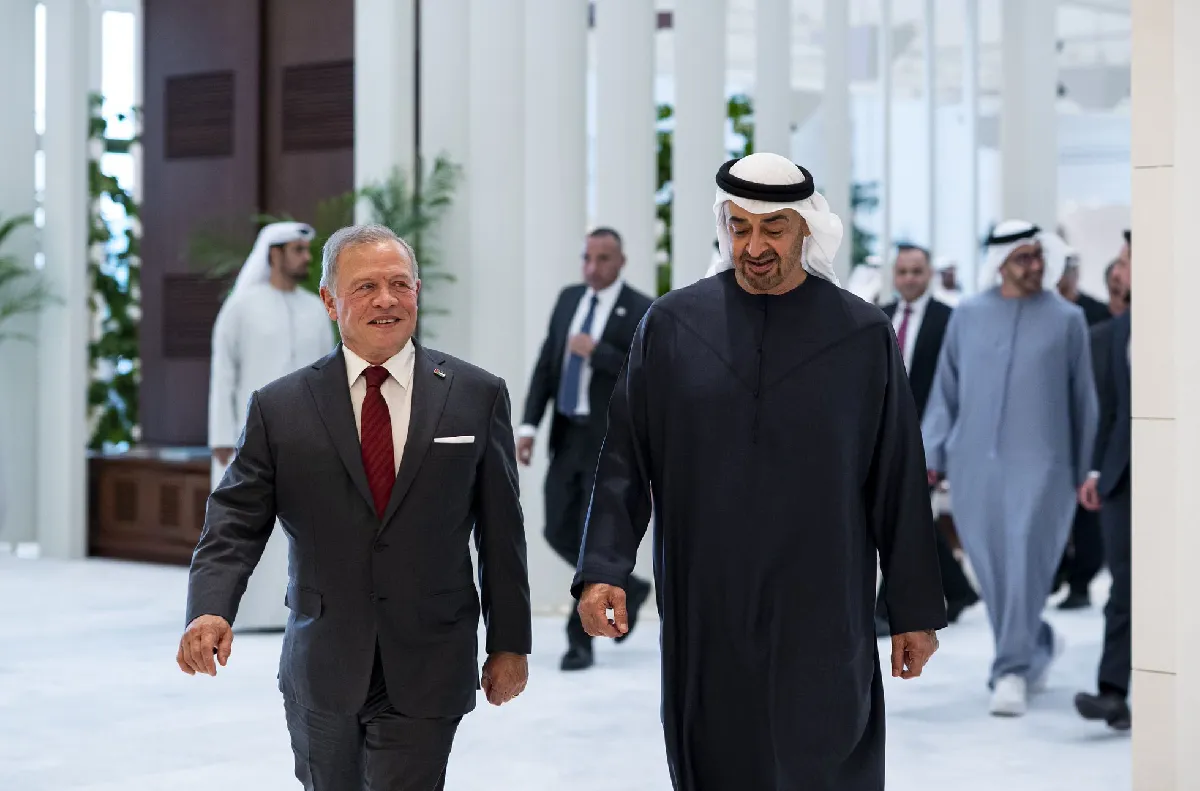 الرئيس الإماراتي والعاهل الأردني يبحثان العلاقات الثنائية والتطورات الإقليمية