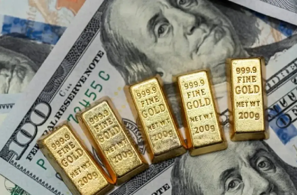 أسعار الذهب ترتفع مع تراجع الدولار وترقب بيانات التضخم