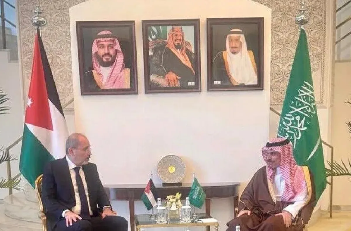 وزيرا خارجية الأردن والسعودية يبحثان سبل إنهاء التصعيد في المنطقة