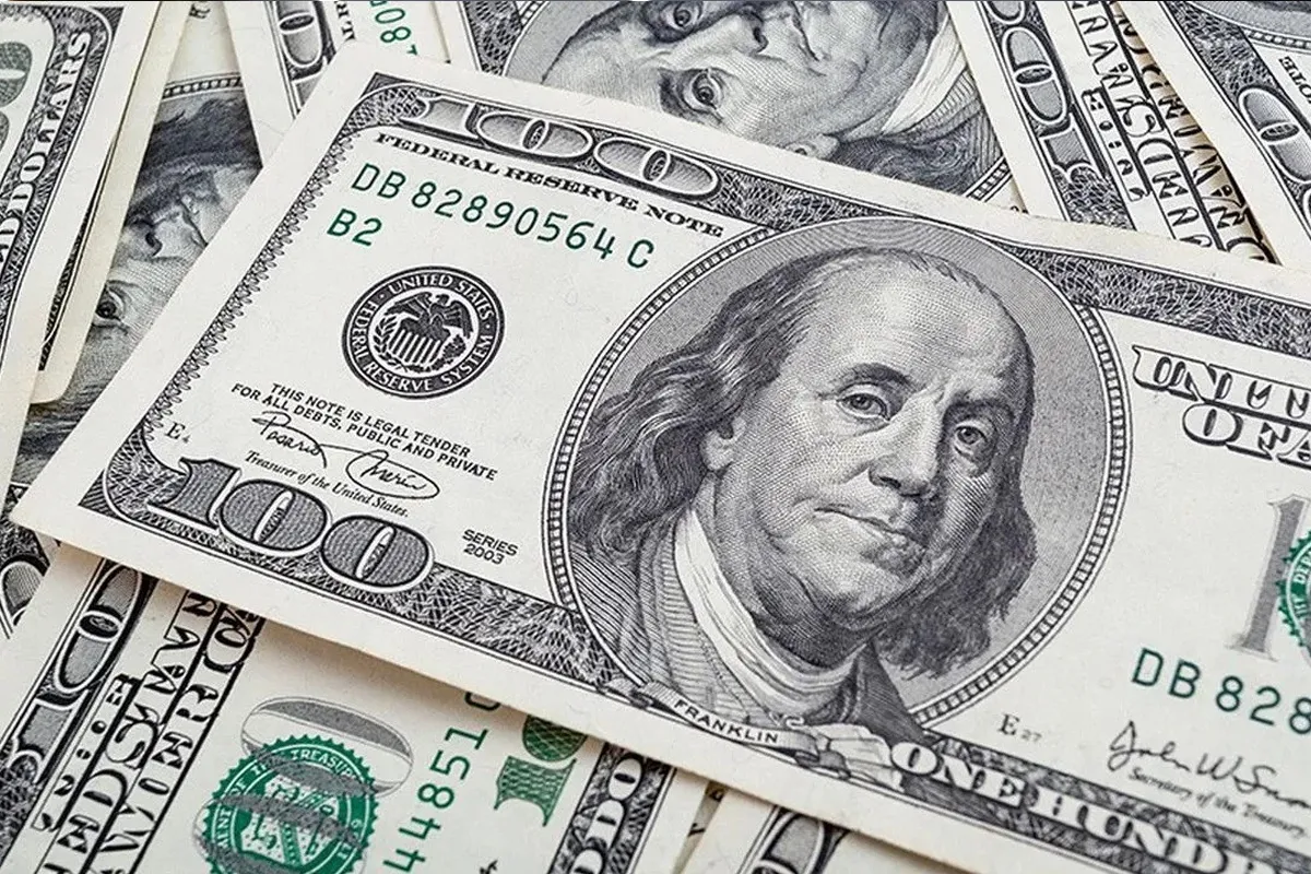 الدولار يرتفع مع ترقب المستثمرين لقرار البنك المركزي الأمريكي