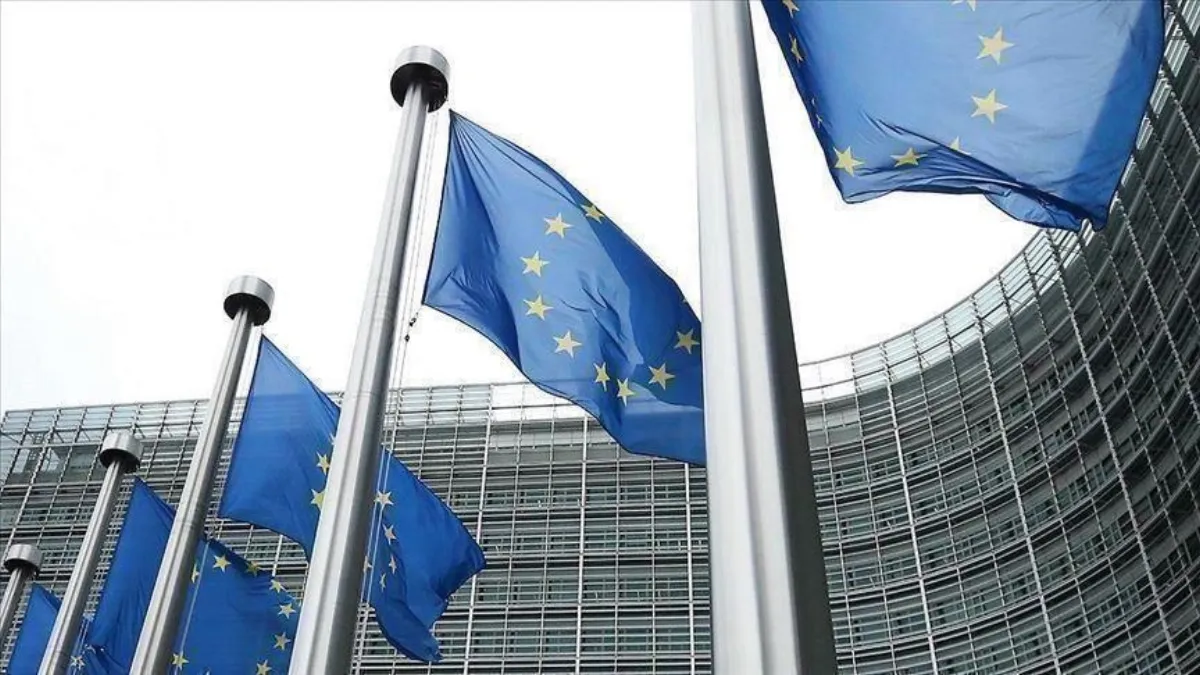 المفوضية الأوروبية: ارتفاع أسعار الكيروسين لا يبرر إلغاء الرحلات الجوية دون تعويض المسافرين
