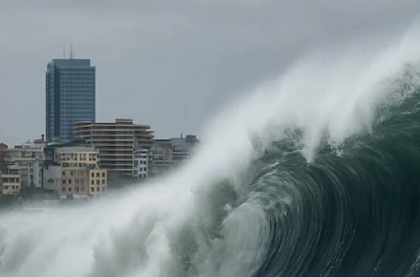 موجة "تسونامي" بارتفاع 80 سنتيمترا تضرب اليابان بعد زلزال قوي