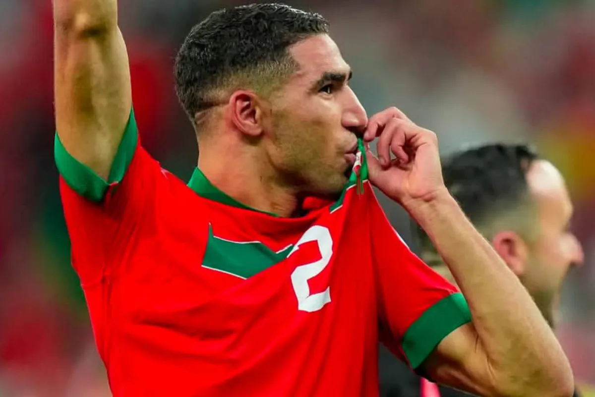 أشرف حكيمي، رأس حربة أسود الأطلس (صحيفة آس)