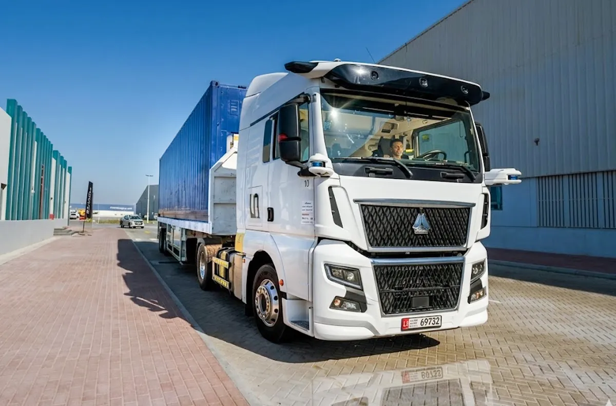 أبوظبي : إطلاق أول تجربة إقليمية لتشغيل الشاحنات ذاتية القيادة