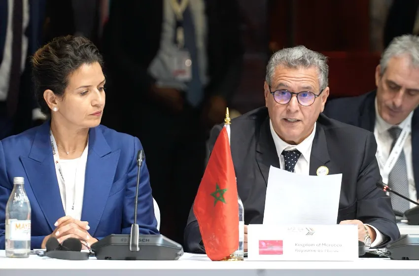 المشاركة في قمة "إفريقيا إلى الأمام" مكنت المغرب من تقديم رؤيته للنهوض بالاستثمار في إفريقيا (السيد أخنوش)