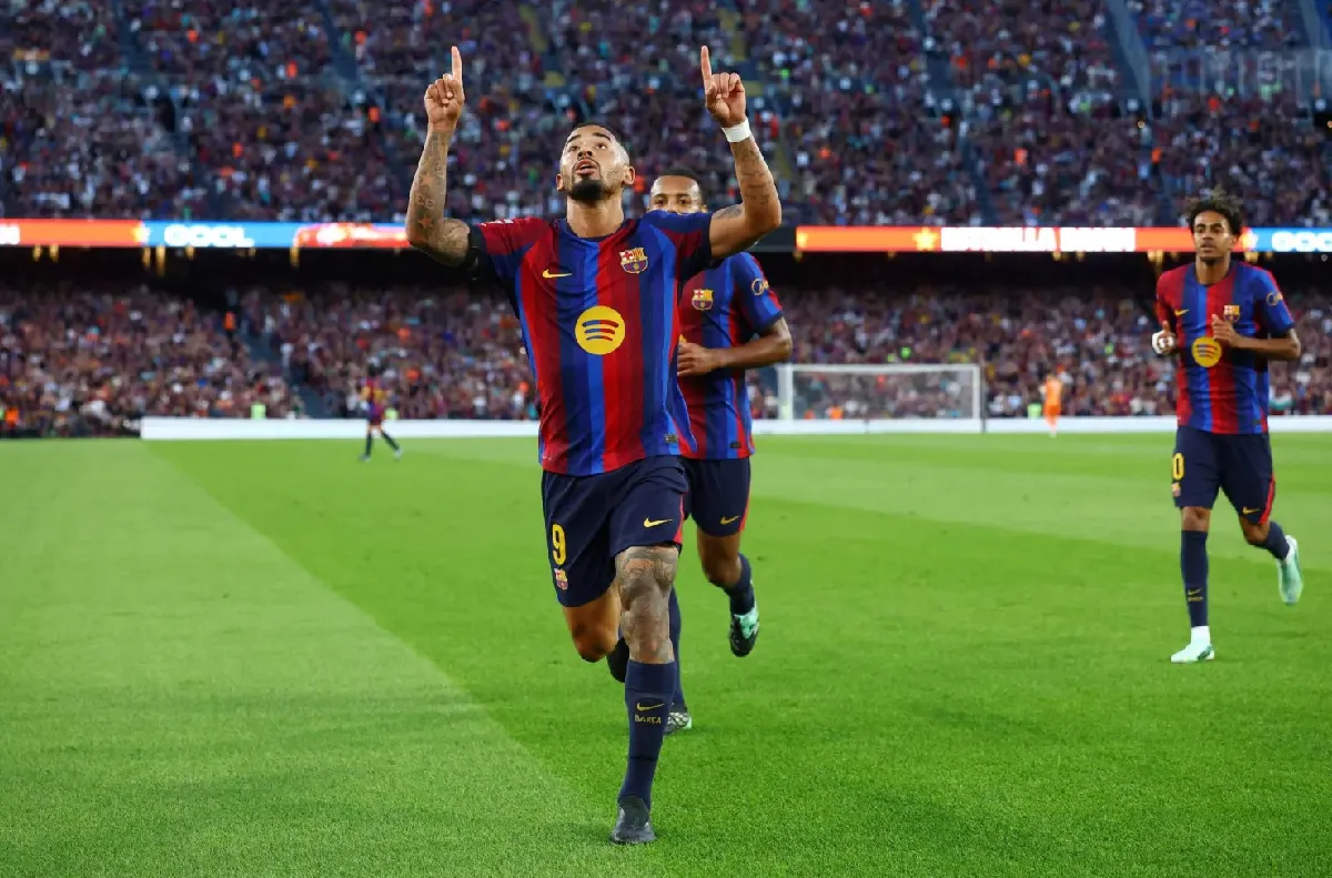 الدوري الإسباني.. برشلونة يحقق فوزه الثامن تواليا وأتلتيكو يواصل صحوته