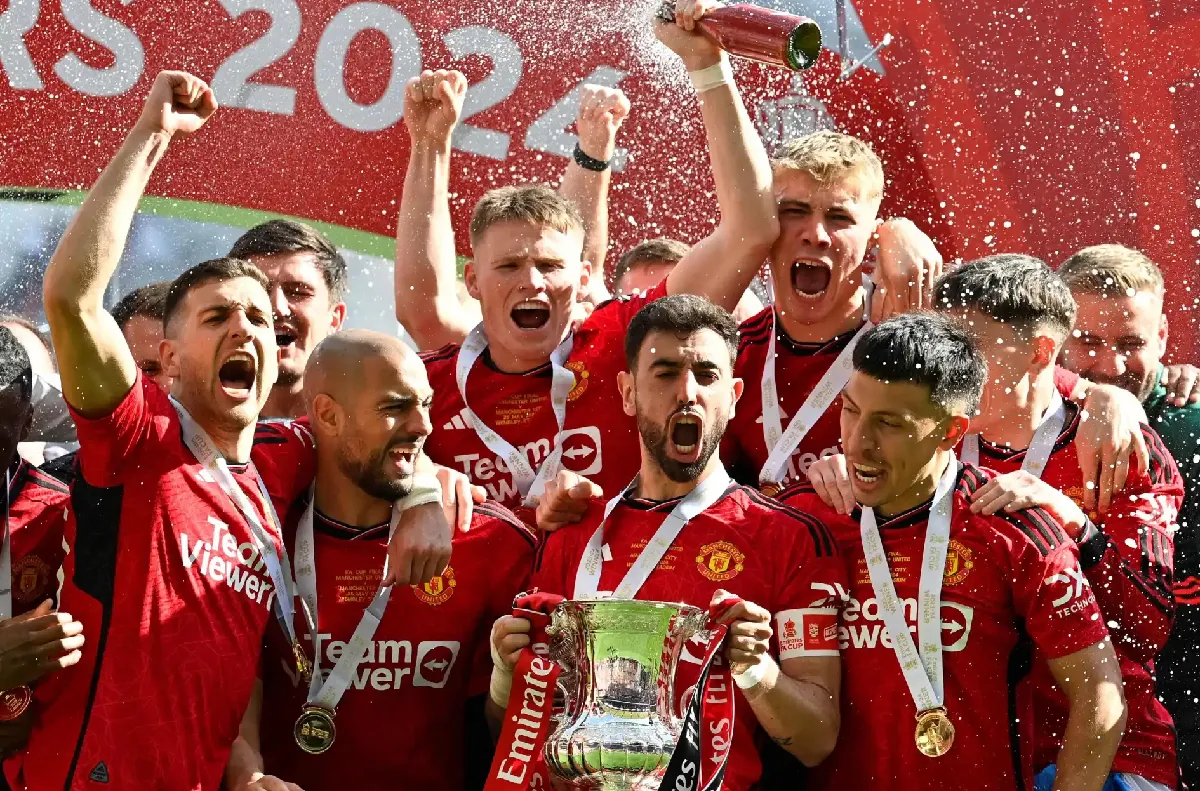 الدوري الإنجليزي.. هاتريك فرنانديش يمنح مانشستر يونايتد فوزه الأول وتشلسي يواصل انطلاقته القوية