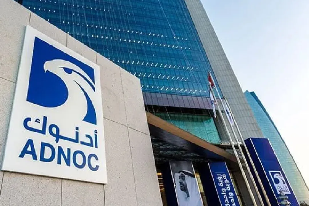 الإمارات.. تعرض سفينة تابعة لشركة "أدنوك" الوطنية للاستهداف بصاروخ أثناء عبورها مضيق هرمز