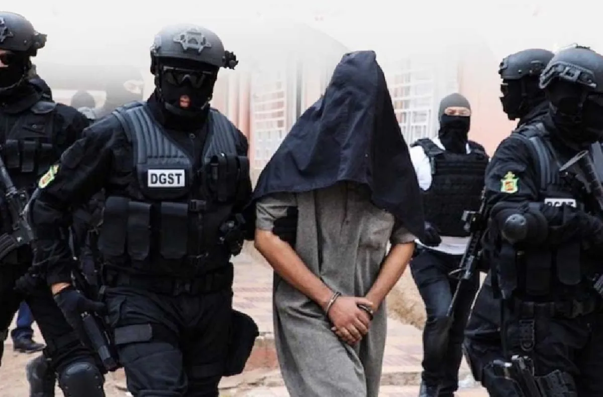 توقيف شخص متطرف بمدينة طنجة .. الخبرات الفيزيو-كيميائية كشفت احتواء العينات المحجوزة على مواد تدخل في صناعة وإعداد المواد المتفجرة (بلاغ)