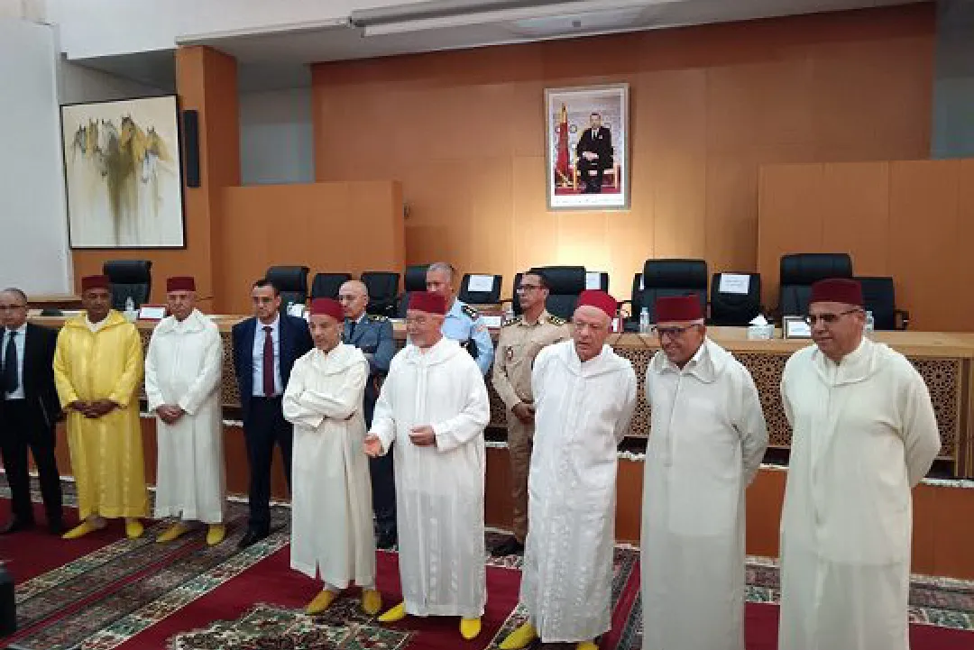 تسليم هبة ملكية لأشخاص معوزين وللشرفاء الأمغاريين بمناسبة موسم مولاي عبد الله أمغار