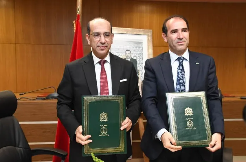 مكافحة الفساد.. توقيع اتفاقية تعاون وشراكة بين رئاسة النيابة العامة والهيئة الوطنية للنزاهة والوقاية من الرشوة ومحاربتها