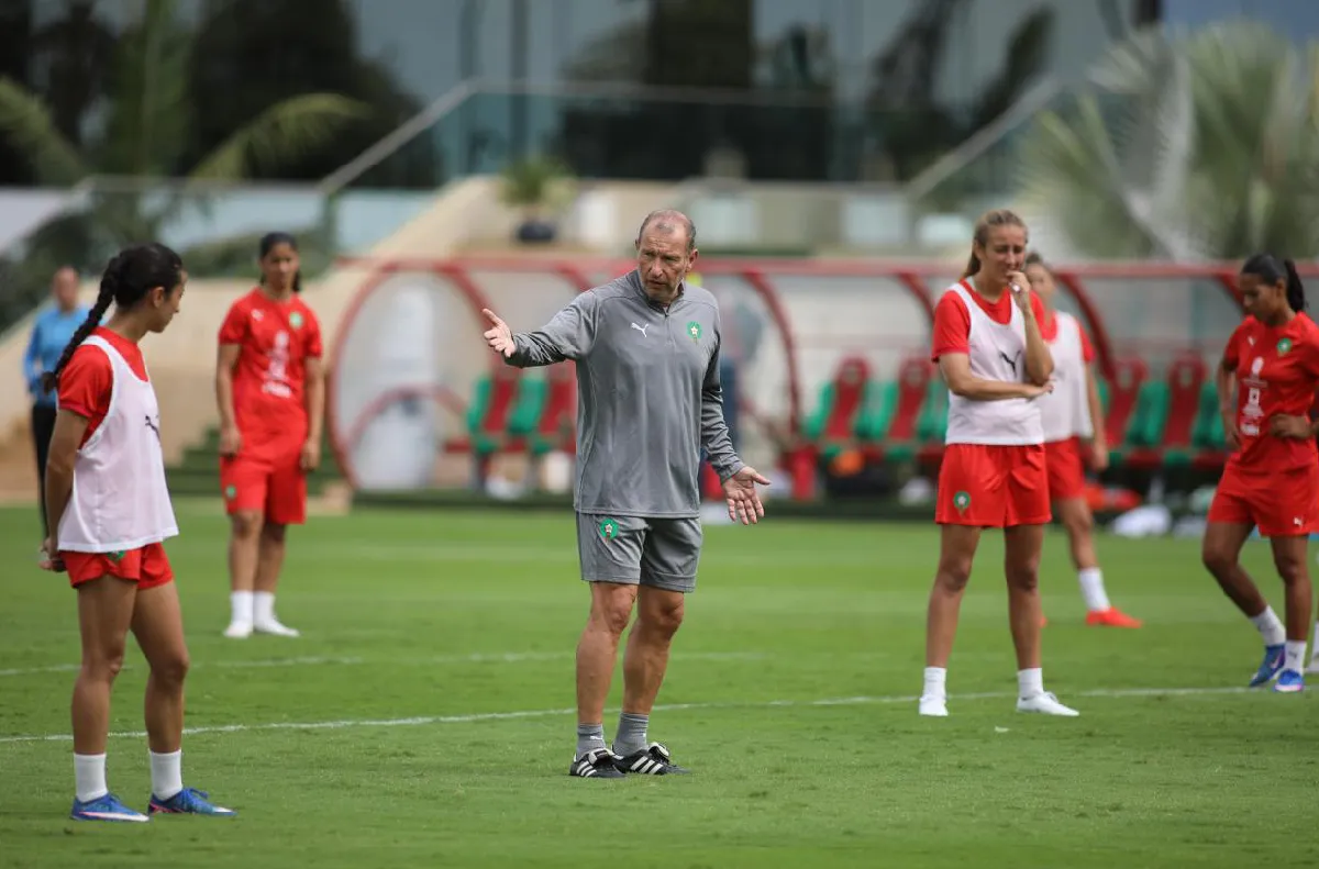 المنتخب المغربي لكرة القدم النسوية يخوض تجمعا إعداديا تحت إشراف المدرب الجديد إيريك بلاهيك