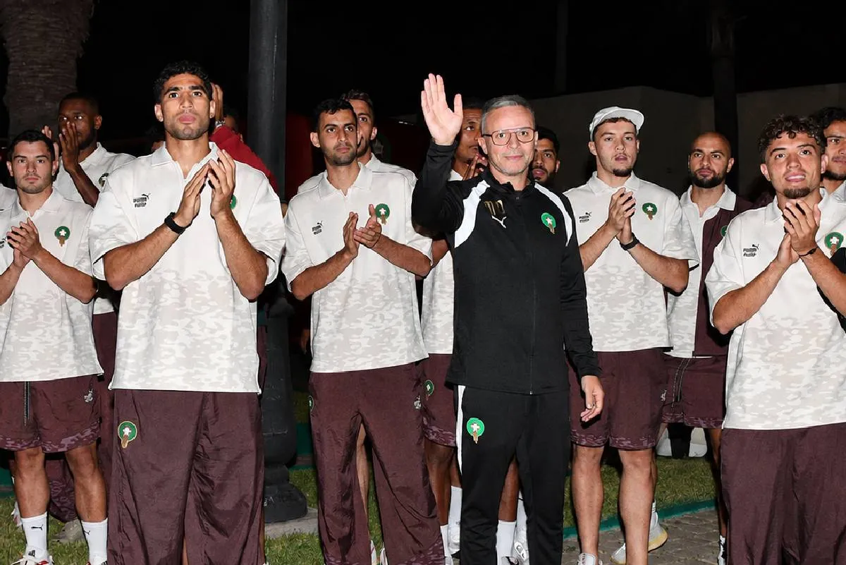 المنتخب المغربي لكرة القدم يصل إلى مطار الرباط - سلا