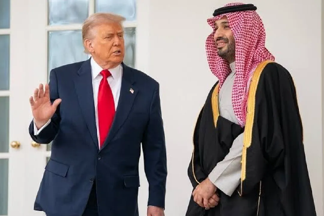ولي العهد السعودي يبحث مع الرئيس الأمريكي تطورات الأوضاع بالمنطقة وانعكاساتها الإقليمية والدولية
