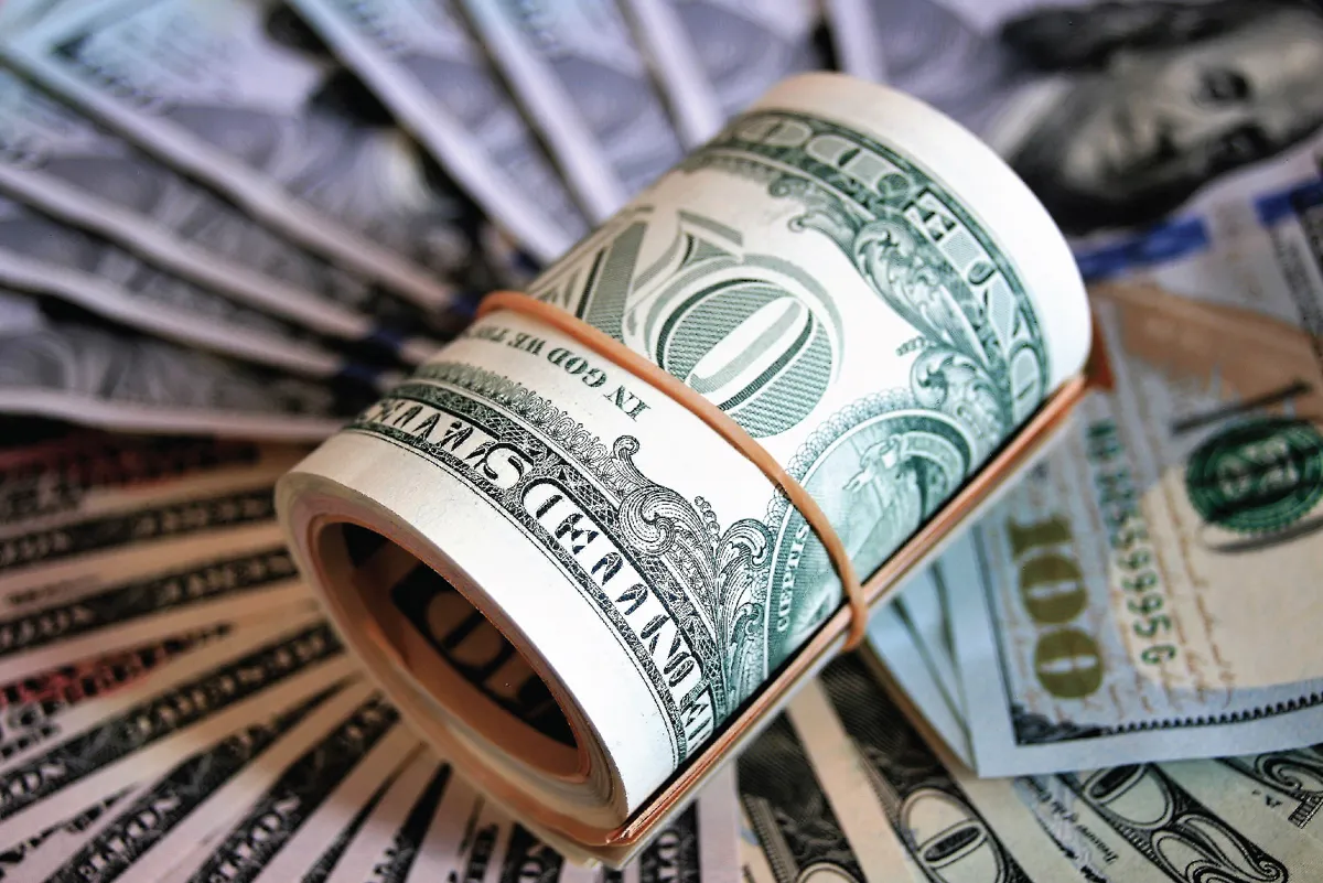 زوج العملات الدولار/الدرهم.. مركز التجاري للأبحاث يبقي على توقعاته في أفق شهر وشهرين وثلاثة أشهر