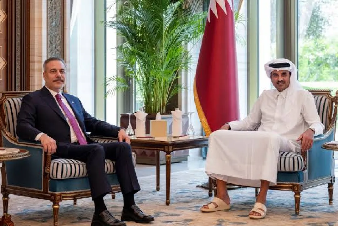 أمير قطر يبحث مع وزير الخارجية التركي خفض التصعيد في المنطقة
