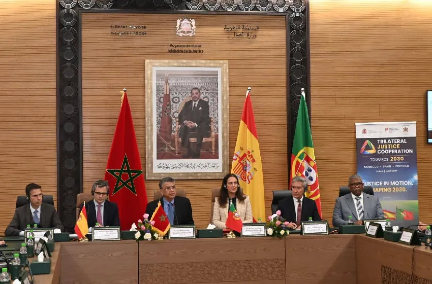 كأس العالم 2030.. توقيع مذكرة تفاهم وخطة عمل ثلاثية بين المغرب وإسبانيا والبرتغال للفترة 2026-2030 في مجال التعاون العدلي الدولي