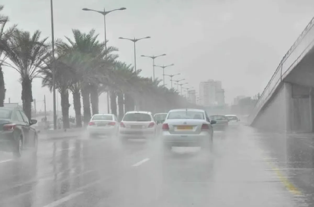 زخات رعدية قوية مصحوبة بتساقط الب رد وهبات رياح اليوم الأحد بعدد من مناطق المملكة (نشرة إنذارية)