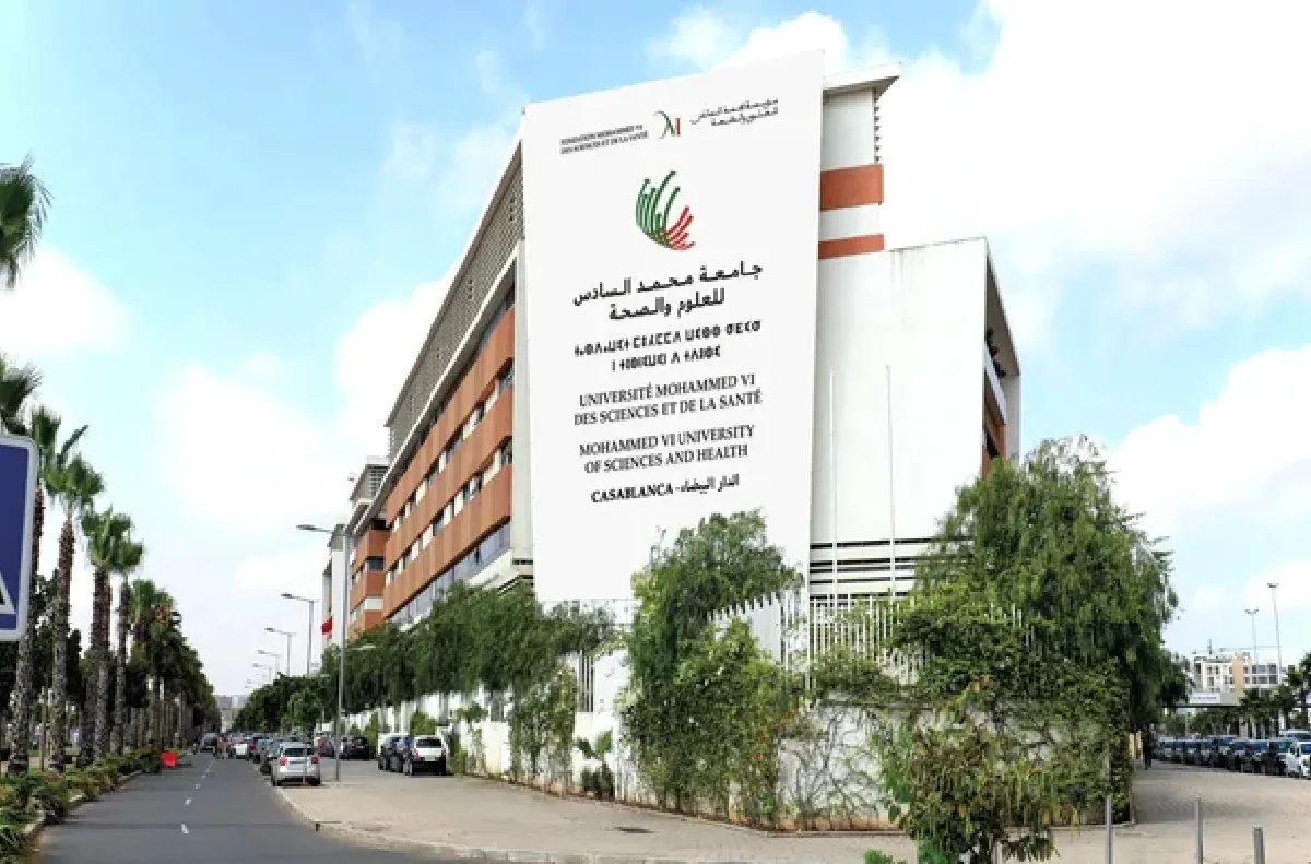 الدار البيضاء.. مدرسة محمد السادس للمحاكاة التدخلية والجراحة الروبوتية تحتفي بأول دفعة من الحاصلين على الشهادة الجامعية في الجراحة الروبوتية