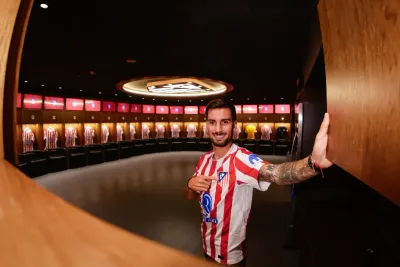 الدوري الإسباني.. أتلتيكو مدريد يعلن تعاقده مع أليكس بايينا حتى 2030