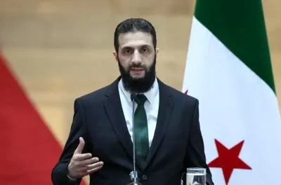 الرئيس السوري يوقع مسودة الإعلان الدستوري