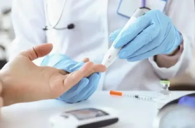 أطباء مغاربة وأجانب يناقشون بمراكش التقنيات الحديثة في علاج أمراض الغدد والتغذية وداء السكري