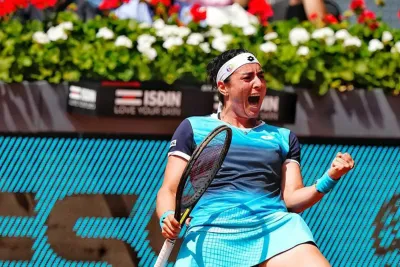 بطولة برلين لكرة المضرب 2022 : التونسية جابر تتوج بلقبها الثالث