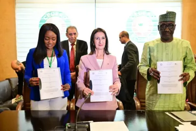 إجتماع اللجنة التوجيهية لخط أنبوب الغاز المغرب – نيجيريا: توقيع مذكرات تفاهم مع العديد من البلدان الافريقية في أبوجا