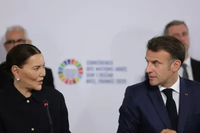 مؤتمر الأمم المتحدة الثالث للمحيطات.. صاحبة السمو الملكي الأميرة للا حسناء، ممثلة جلالة الملك، والرئيس الفرنسي إيمانويل ماكرون يترأسان بنيس قمة "إفريقيا من أجل المحيط"