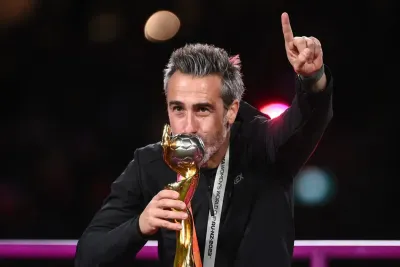 إقالة مدرب منتخب إسبانيا للسيدات