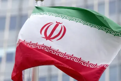 إيران تقصف قاعدة العديد الأمريكية بقطر