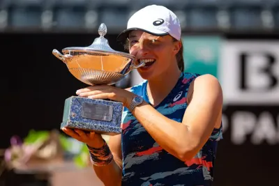 دورة سان دييغو الأمريكية لكرة المضرب 2022 : البولندية إيغا شفيونتيك تبلغ نصف النهائي