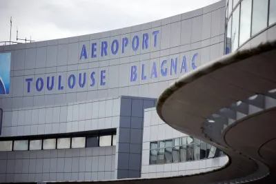 إخلاء عدة مطارات فرنسية عقب تهديدات بشن هجمات