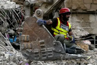 ارتفاع حصيلة انهيار مبنى سكني في باكستان إلى 27 قتيلا