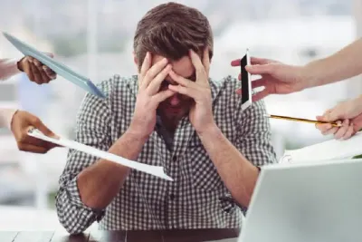 الإرهاق المهني .. خطر صامت يحذق بالصحة النفسية في العمل