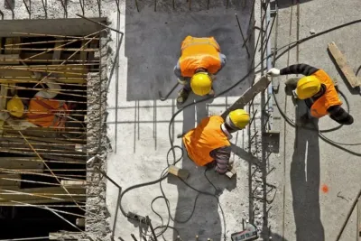 قرار مشترك يحدد الآجال اللازمة لكل متدخل بالنسبة لبعض القرارات الإدارية المتعلقة بالتعمير التي تسلمها الجماعات