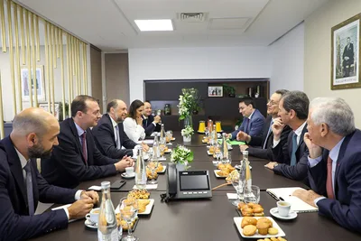 السيد محسن الجزولي يتباحث مع مسؤولي شركة SAFRAN Nacelles للطيران