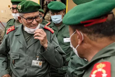 المفتش العام للقوات المسلحة الملكية يستقبل الجنرال دوكور دارمي زكريا شيخ إبراهيم