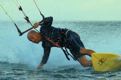 الداخلة تحتضن النسخة الـ 15 من بطولة العالم "صاحب السمو الملكي ولي العهد الأمير مولاي الحسن للكايت سورف" من 6 إلى 12 أكتوبر المقبل