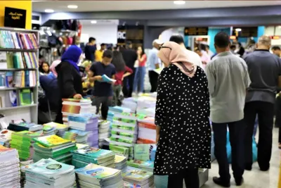 الدخول المدرسي.. عودة التلاميذ إلى المدارس تعيد الزخم للمكتبات