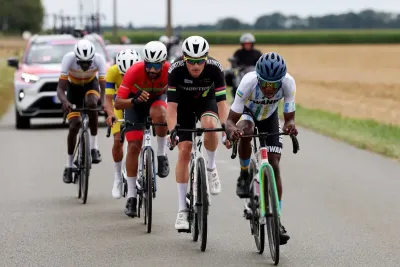 الدراج المغربي أشرف الدغمي ينسحب من سباق الدراجات على الطريق بالأولمبياد