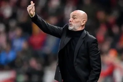 الدوري الإيطالي لكرة القدم.. فيورنتينا يتعاقد مع المدرب ستيفانو بويلي